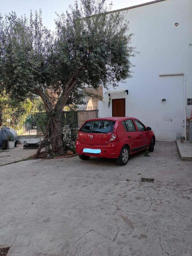 Camera Vicino L'Aeroporto Di Palermo Carini Exterior photo